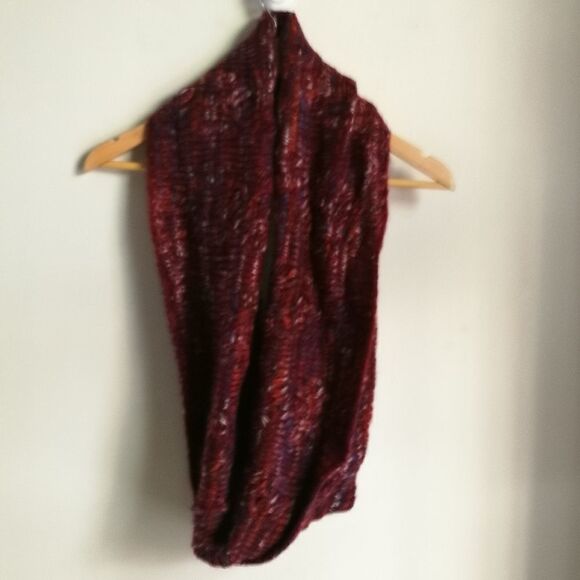 Lot of 2 Pink & Burgundy Chunky Knit Infinity Scarves NWT - Picture 5 of 10